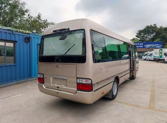 23 Sitze belegter Bus mit versiegelten Fenstern, Schaltgetriebe