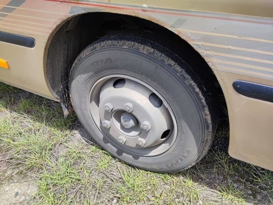Golden Dragon Second Hand Tour Bus 22 Sitzplätze Vorbesitz Busse mit Klimaanlage