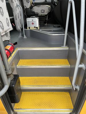 46 Sitzplätze Renovierter Schulbus Gelb Manualgetriebe