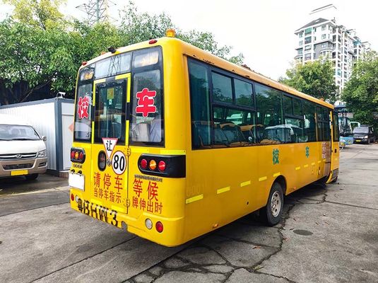 Diesel Euro 4 Schulbus für Rentner Dongfeng 56 Sitzplätze Gelber Schulbus