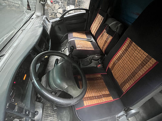 Isuzu Gebrauchtfahrzeuge mit Handgetriebe 4X2 mit 6 Reifen
