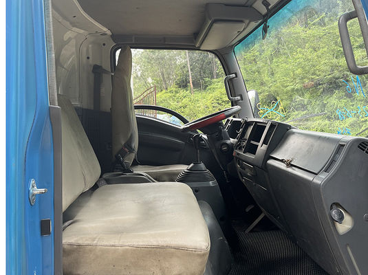 4x2 Gebrauchtwagen mit mittlerer Nutzlast 5 Tonnen LHD Zweithanden Isuzu Trucks