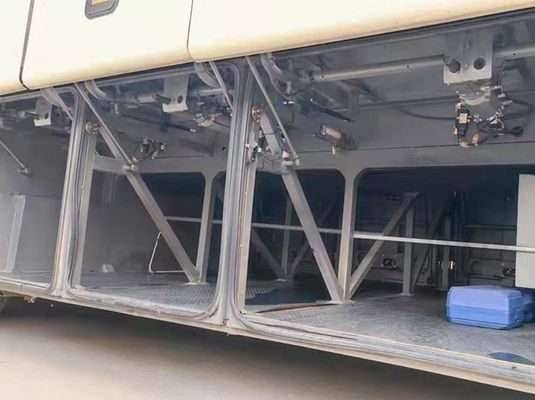 2 Türen Gebrauchtes Linkslenken Busse Dieselbetrieb 47 Sitzplätze Gebrauchtes Passagierbus