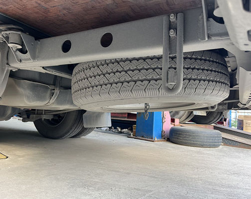 23 Sitze belegt  Bus 7m Benzin Gebraucht Minibus