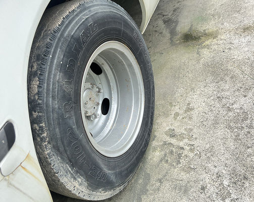 Toyota Gebrauchtbahnbus Euro 3 Emissionsstandard mit LHD-Lenkposition Benzinmotor