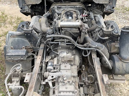 Isuzu Gebrauchtwagen Lkw 4KH1 Dieselmotor Frachtwagen mit 2 Türen für Schwerlasttransport