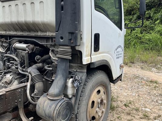 Isuzu Gebrauchtwagen Lkw 4KH1 Dieselmotor Frachtwagen mit 2 Türen für Schwerlasttransport