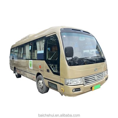 Ein 10-Meter-Elektro-Bus mit einer Batteriekapazität von 100 Kilowattstunden und maximaler Geschwindigkeit von 100 km/h
