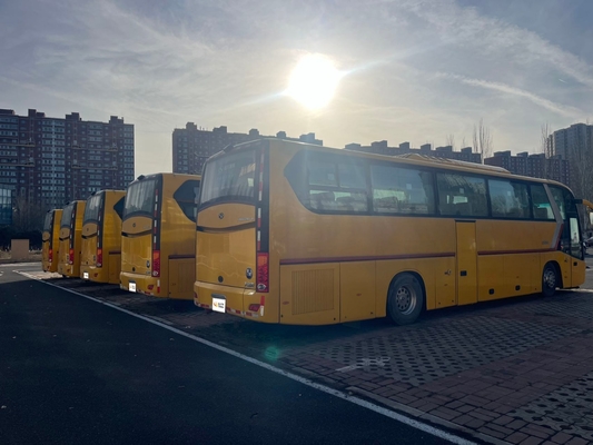 Ein gebrauchtes gelbes King Long-Bus mit 63-Sitzer-Yuchai-Motor und manuellem Getriebe